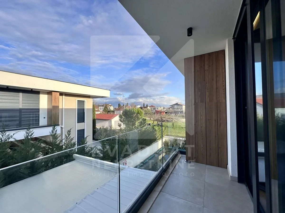 Rent, house, 230m², Gornja Gorica, Podgorica