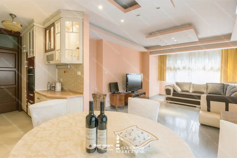 Prodaja, dvosoban stan, 77m², Igalo, Herceg Novi