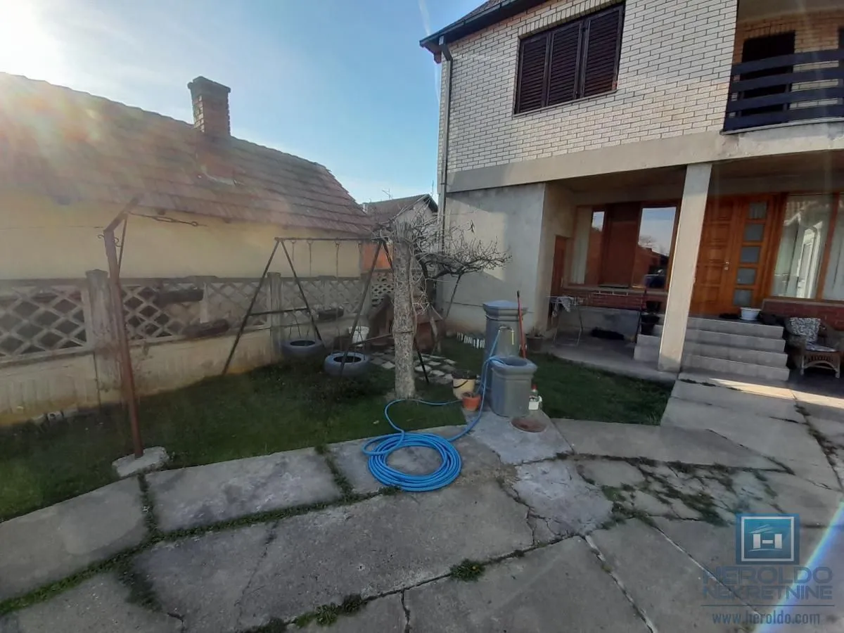 Sale, house, 265m², Ćuprija, Srbija