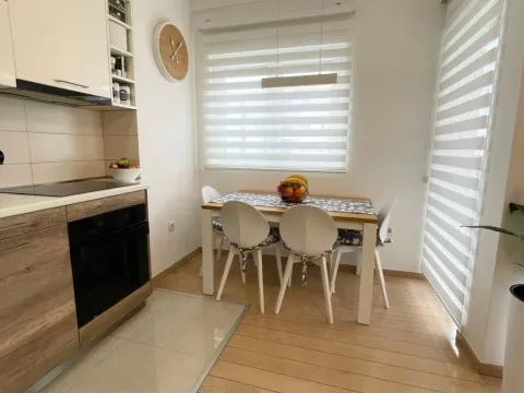 Rent, three bedroom apartment, 72m², City Kvart, Podgorica - image 12