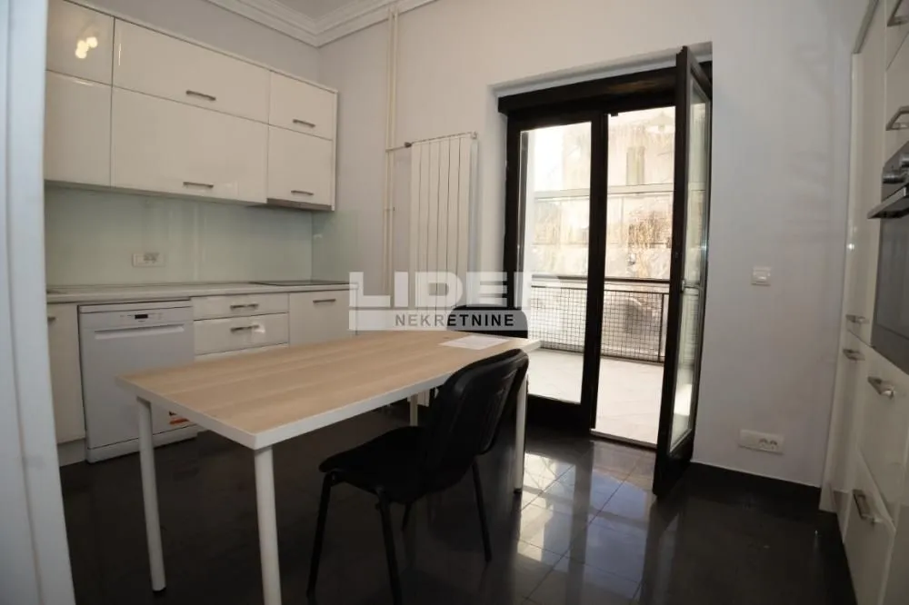 Izdavanje, kuća, 550m², Autokomanda, Voždovac Sve Podlokacije