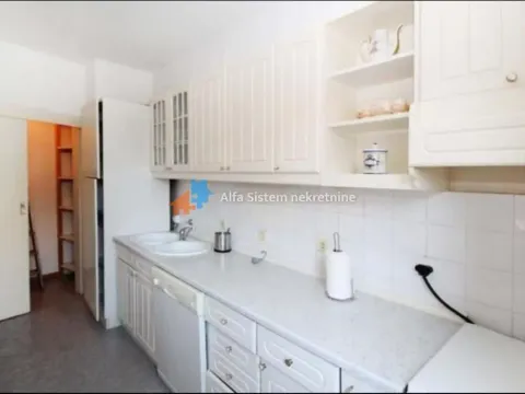 Rent, four bedroom apartment, 118m², Kalenić Pijaca, Vračar Sve Podlokacije - image 8