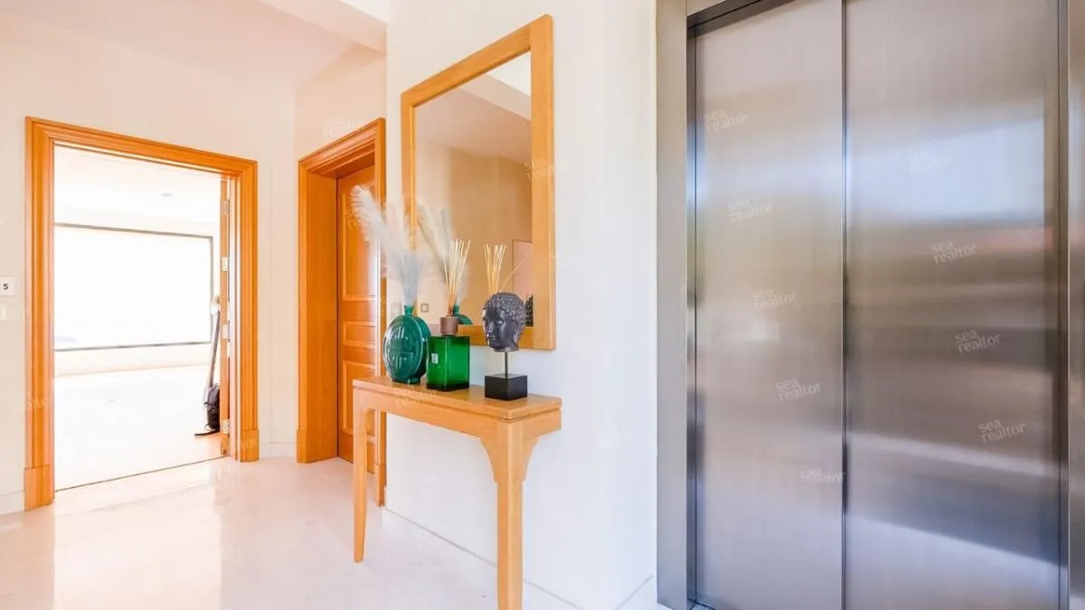 Prodaja, dvosoban stan, 100m², Tivat, Crna Gora