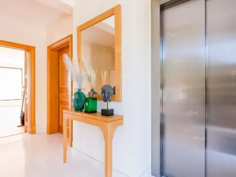 Sale, two bedroom apartment, 100m², Tivat, Crna Gora