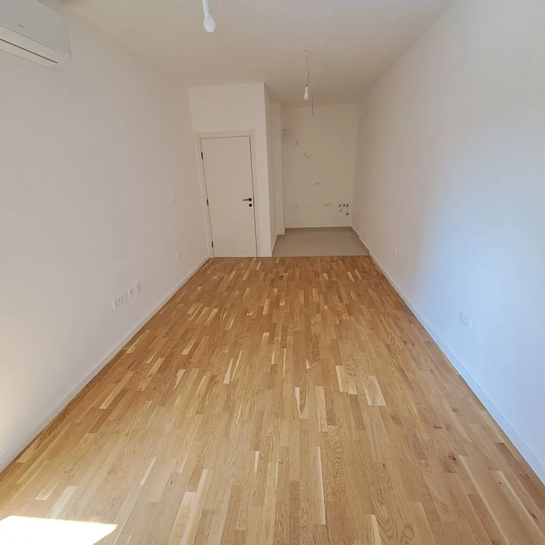 Izdavanje, jednosoban stan, 41m², Stari Aerodrom, Podgorica