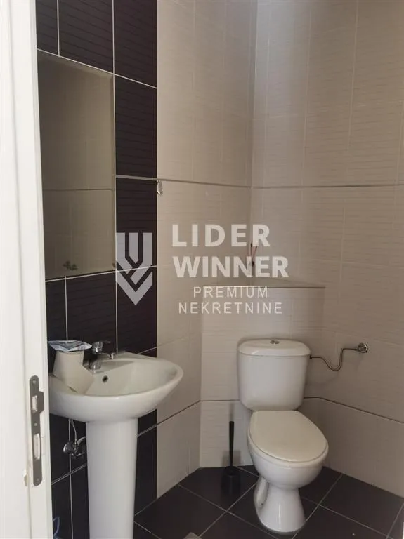 Izdavanje, četvorosoban stan, 130m², Stari Grad, Beograd