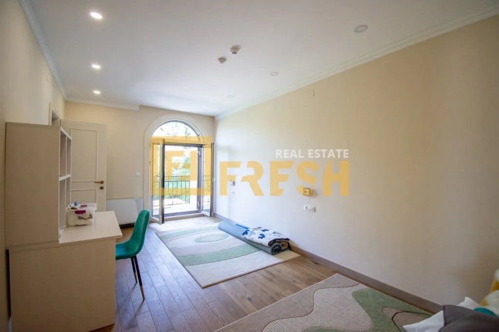 Prodaja, kuća, 371m², Tivat, Crna Gora