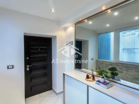 Rent, two bedroom apartment, 53m², Stari Grad, Beograd - image 17