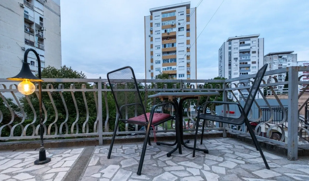Izdavanje, trosoban stan, 145m², Momišići, Podgorica