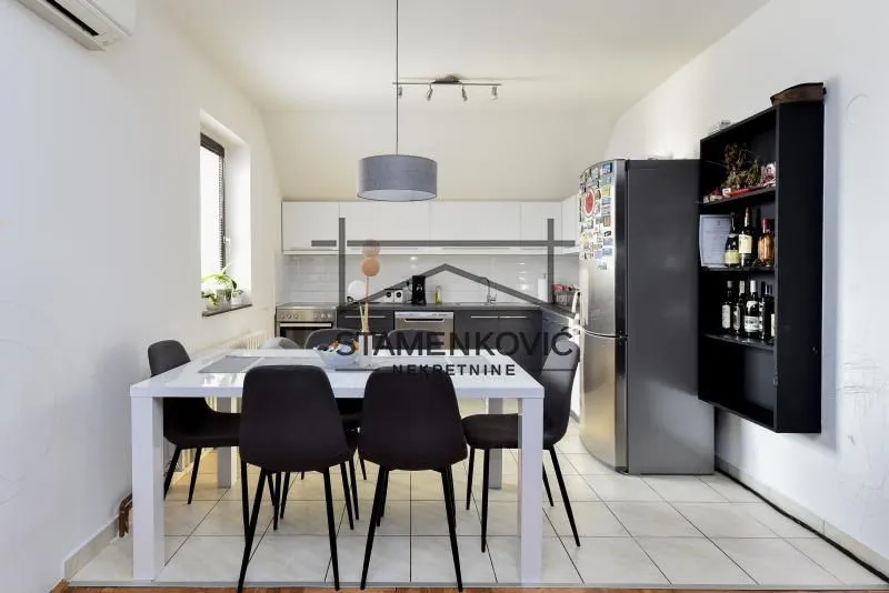 Prodaja, kuća, 495m², Begeč, Novi Sad Sve Podlokacije