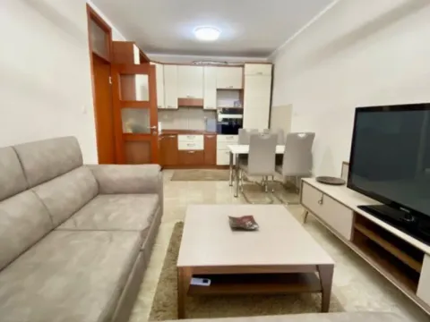 Izdavanje, dvosoban stan, 85m², Preko Morače, Podgorica - image 3
