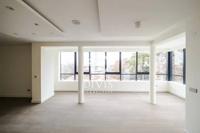 Izdavanje, poslovni prostor, 15330m², Senjak, Beograd