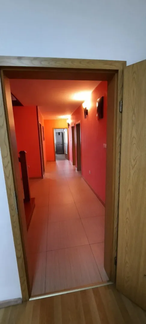 Izdavanje, dvosoban stan, 88m², Tološi, Podgorica