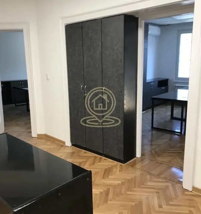 Izdavanje, poslovni prostor, 136m², Gundulićev Venac, Beograd