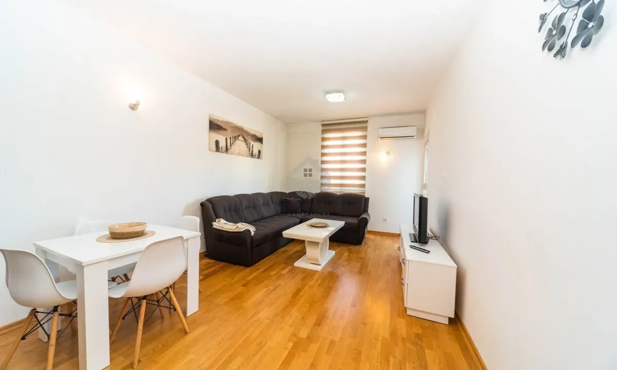 Rent, one bedroom apartment, 49m², Stari Aerodrom, Podgorica