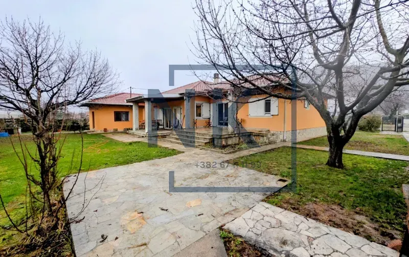 Rent, house, 170m², Tološi, Podgorica