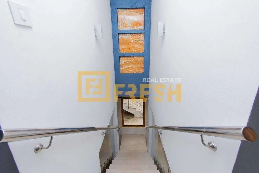Prodaja, kuća, 300m², Tivat, Crna Gora