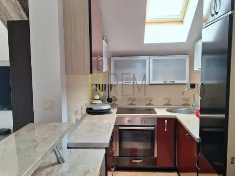 Prodaja, trosoban stan, 87m², Stari Aerodrom, Podgorica - image 5