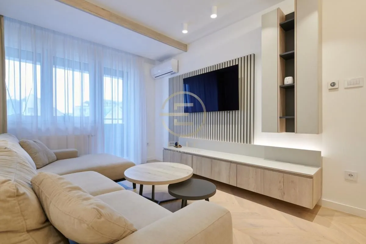 Izdavanje, dvosoban stan, 52m², Grbavica, Novi Sad Sve Podlokacije