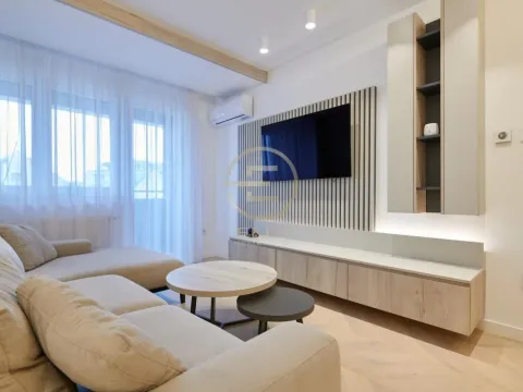 Izdavanje, dvosoban stan, 52m², Grbavica, Novi Sad Sve Podlokacije