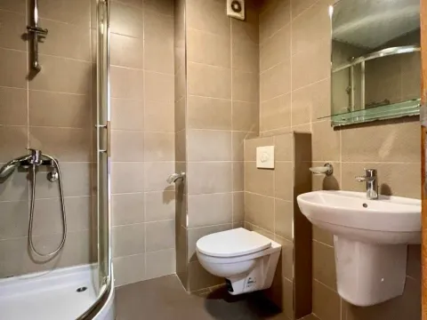 Izdavanje, jednosoban stan, 42m², City Kvart, Podgorica - image 6