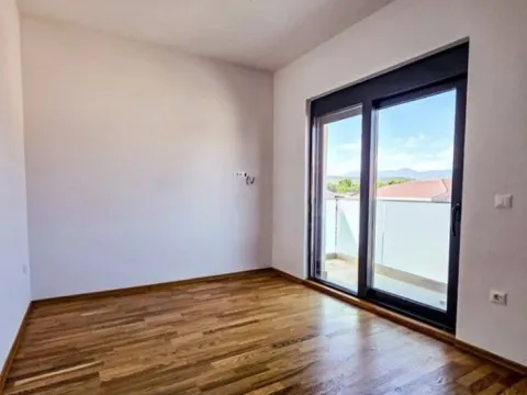 Izdavanje, garsonjera, 22m², Tološka šuma, Podgorica - image 7