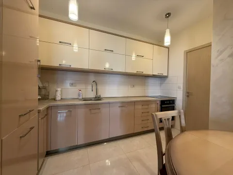 Prodaja, dvosoban stan, 72m², City Kvart, Podgorica - image 4