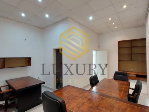 Izdavanje, četvorosoban stan, 119m², City Kvart, Podgorica - image 7