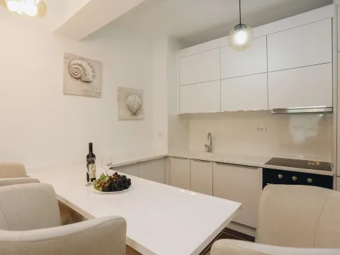 Daily-rent, one bedroom apartment, 36m², Bečići, Budva - image 13
