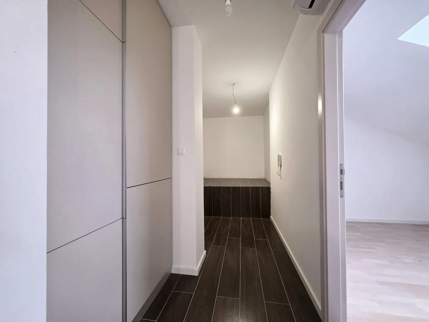 Prodaja, jednosoban stan, 52m², Tološi, Podgorica