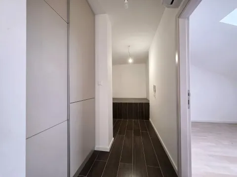 Prodaja, jednosoban stan, 52m², Tološi, Podgorica - image 12