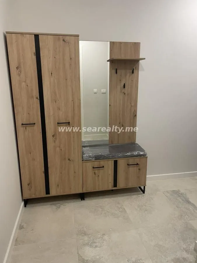 Izdavanje, dvosoban stan, 67m², Radanovići, Kotor