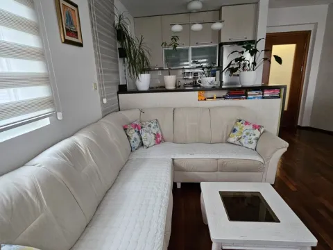 Sale, two bedroom apartment, 56m², Stari Aerodrom, Podgorica - image 4