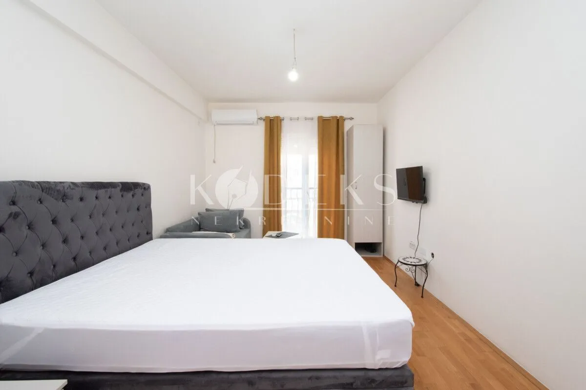 Rent, studio apartment, 24m², Stari Aerodrom, Podgorica