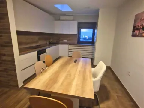 Izdavanje, trosoban stan, 123m², Vračar Sve Podlokacije, Beograd - image 9