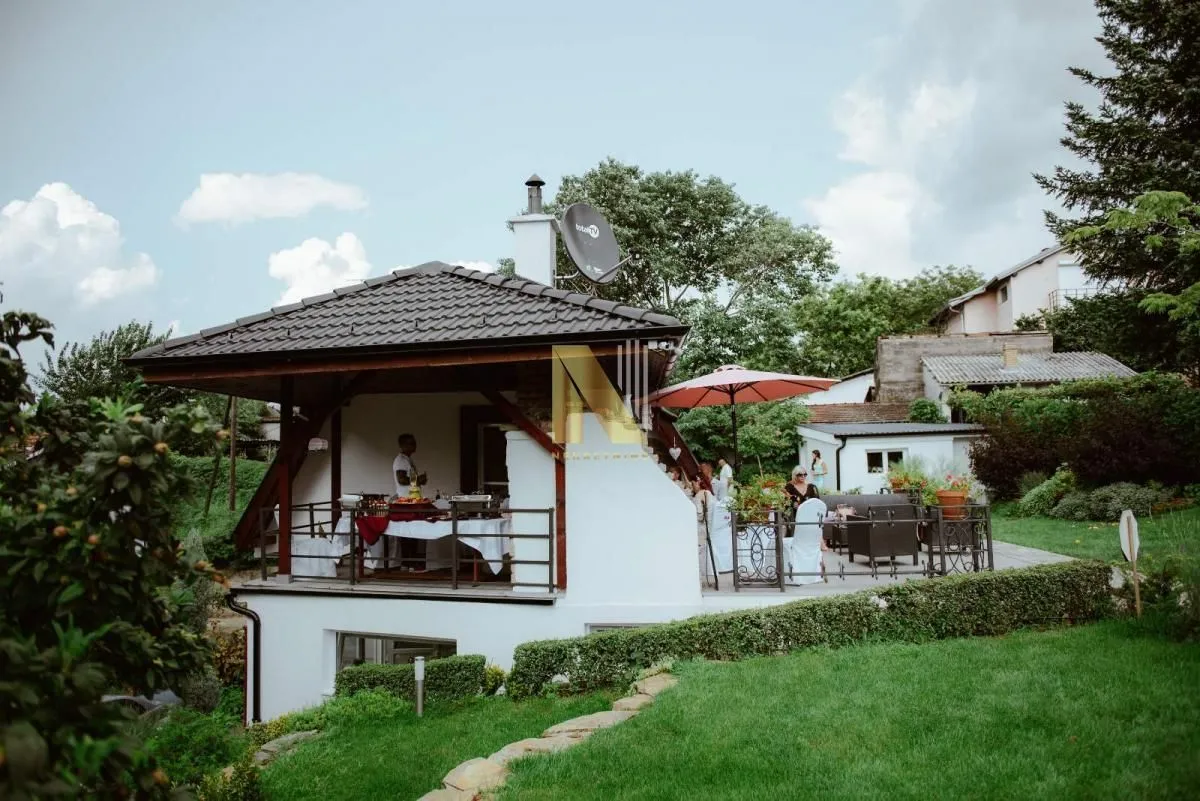 Izdavanje, kuća, 163m², Petrovaradin, Novi Sad