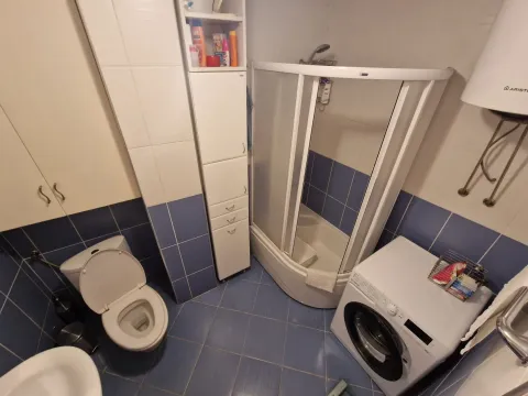 Rent, two bedroom apartment, 75m², Budva, Crna Gora - image 25