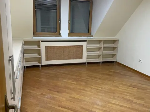 Izdavanje, trosoban stan, 120m², Savski Venac, Beograd - image 8