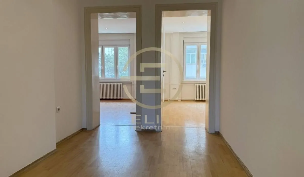 Prodaja, stan, 112m², Centar, Novi Sad
