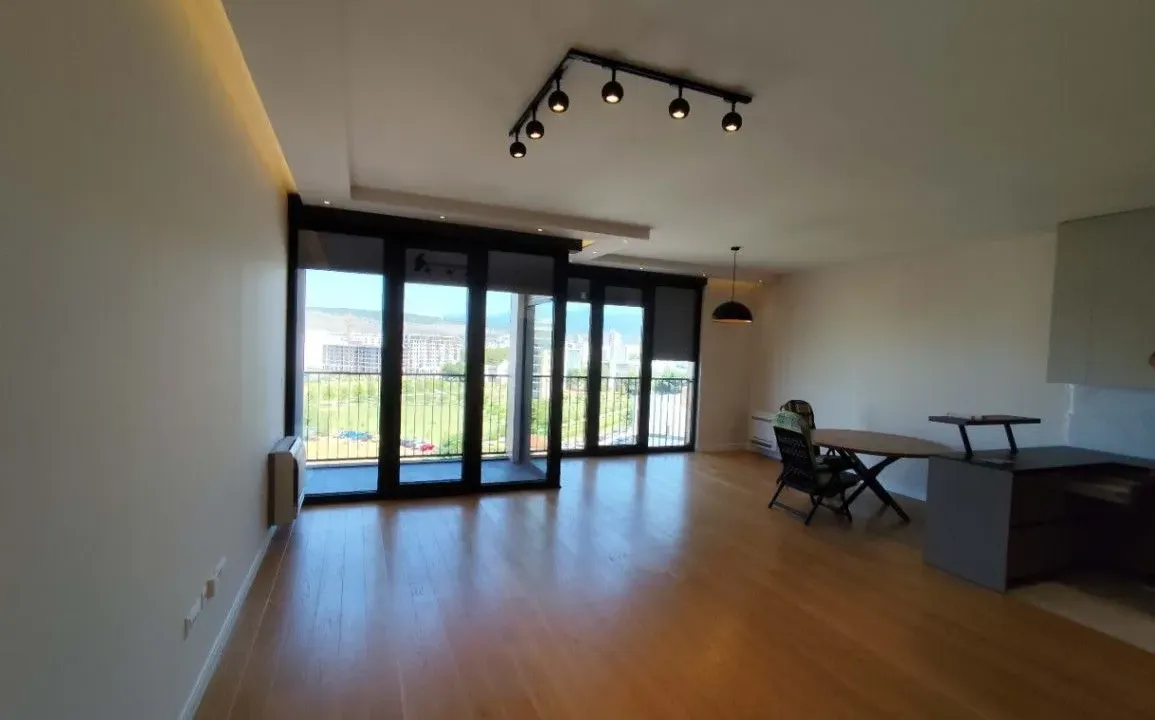 Izdavanje, trosoban stan, 150m², Preko Morače, Podgorica