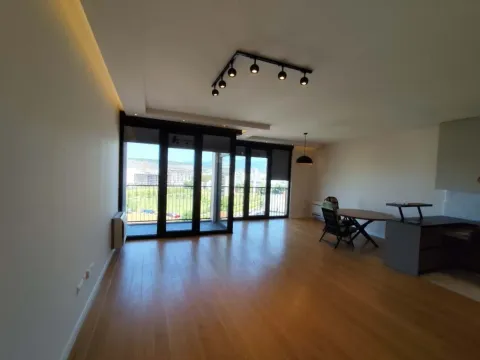 Izdavanje, trosoban stan, 150m², Preko Morače, Podgorica