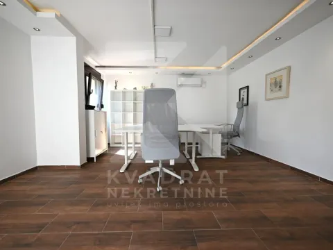 Rent, office space, 80m², Blok 5, Podgorica - image 2
