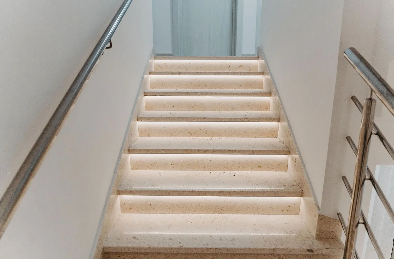 Izdavanje, ugostiteljski objekat, 1600m², Budva, Crna Gora