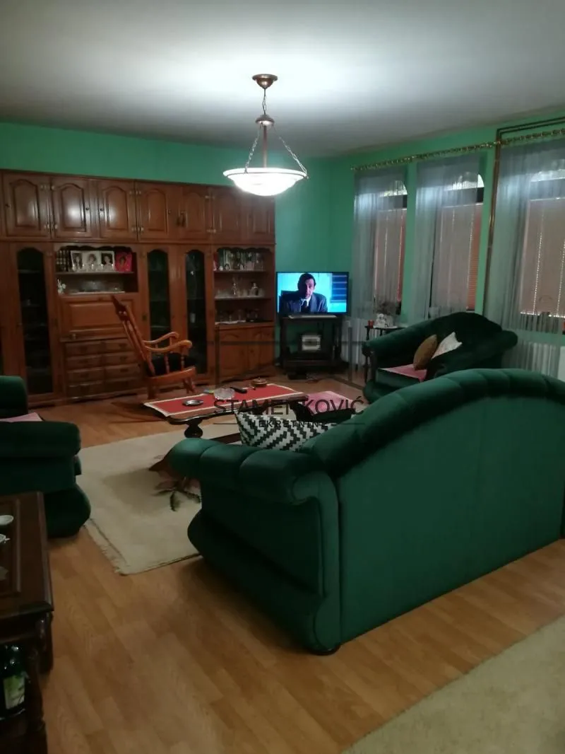 Prodaja, kuća, 250m², Novo naselje, Novi Sad