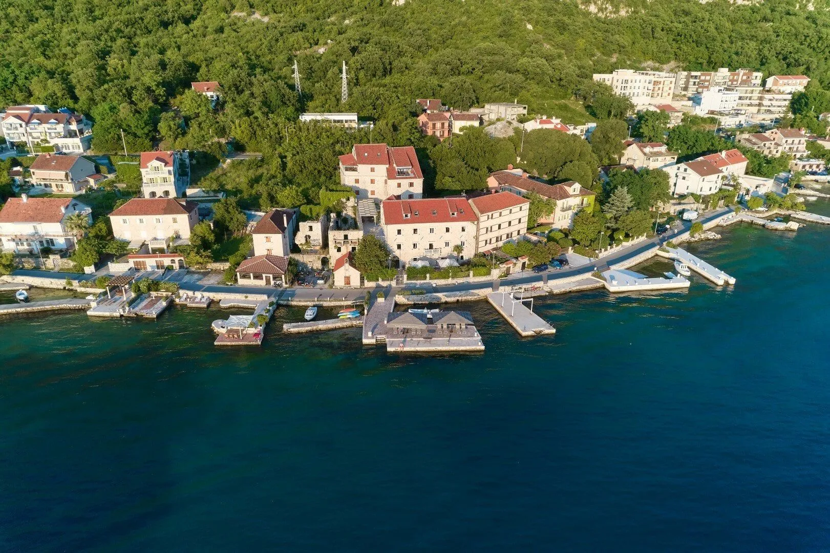 Rent, house, 2117m², Kotor, Crna Gora