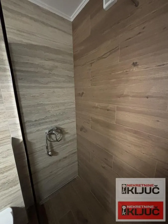 Izdavanje, garsonjera, 28m², Bulevar Oslobodjenja, Novi Sad Sve Podlokacije