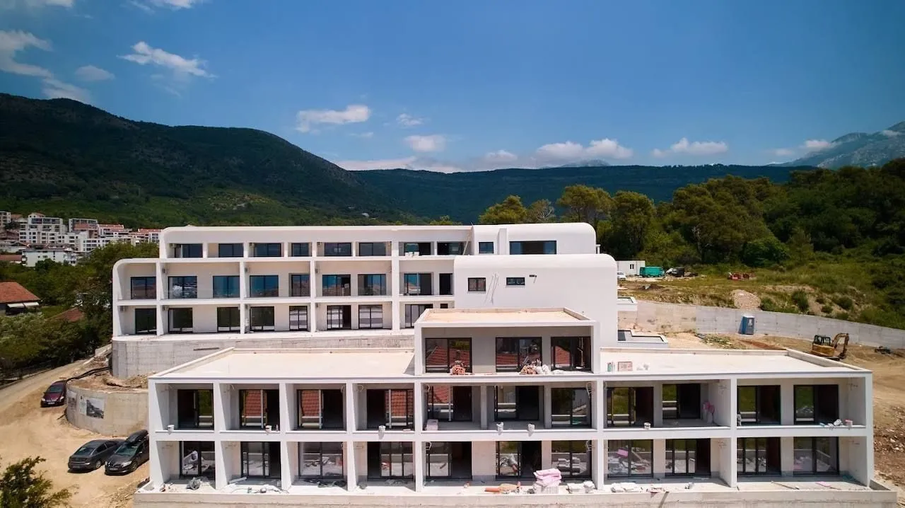 Prodaja, trosoban stan, 93m², Centar, Tivat