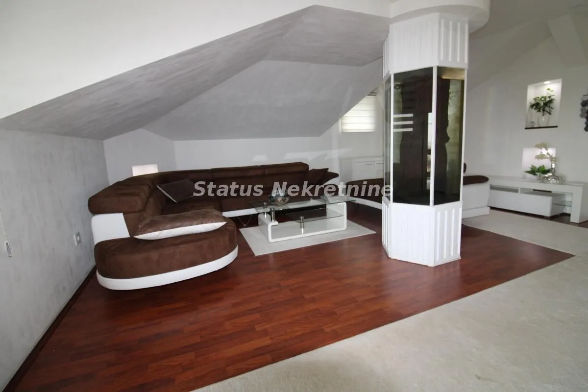 Prodaja, kuća, 354m², Ledinci, Petrovaradin