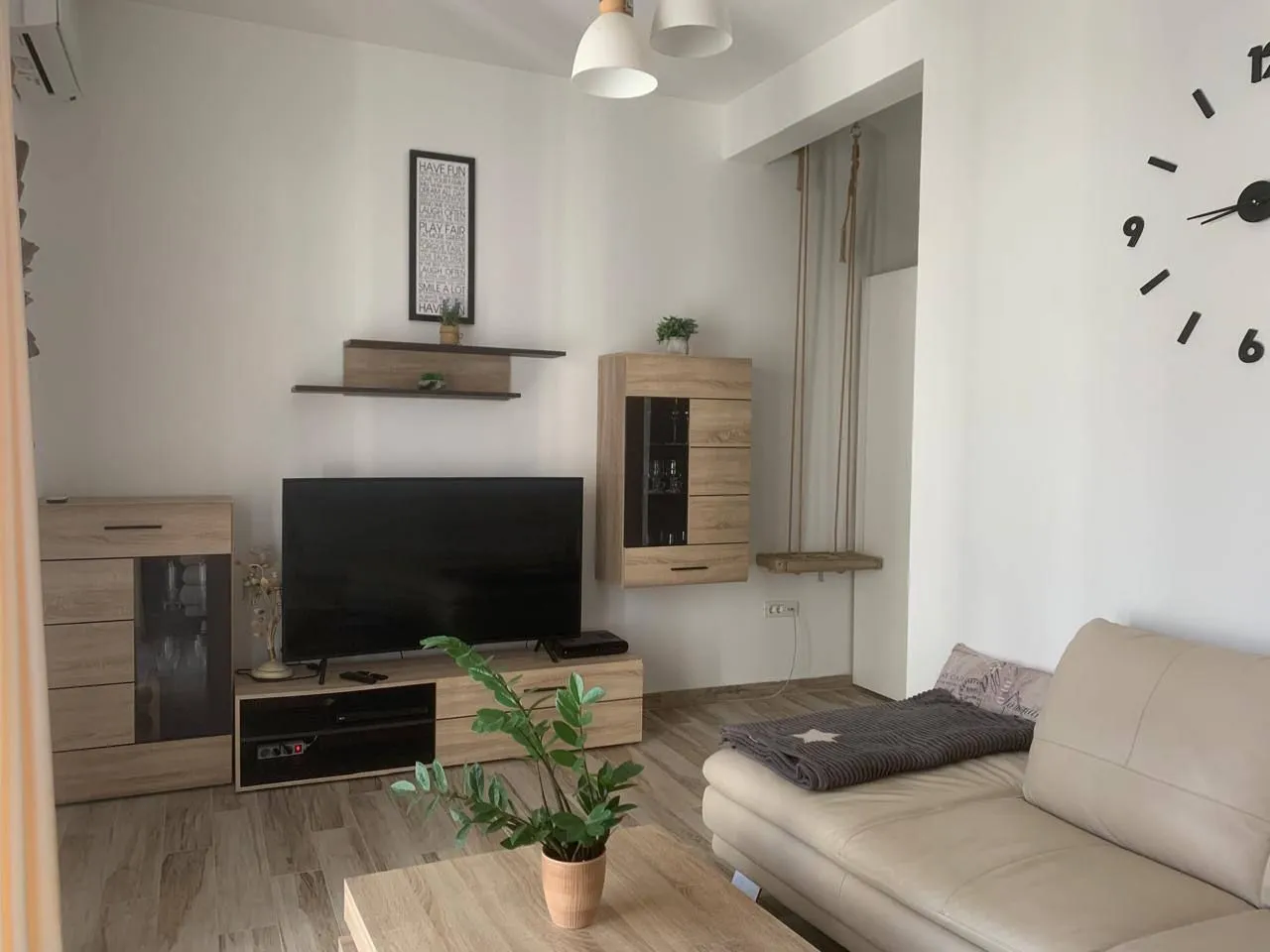 Rent, one bedroom apartment, 35m², Bečići, Budva
