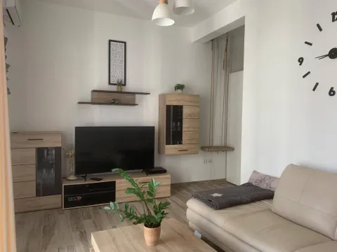 Rent, one bedroom apartment, 35m², Bečići, Budva - image 3